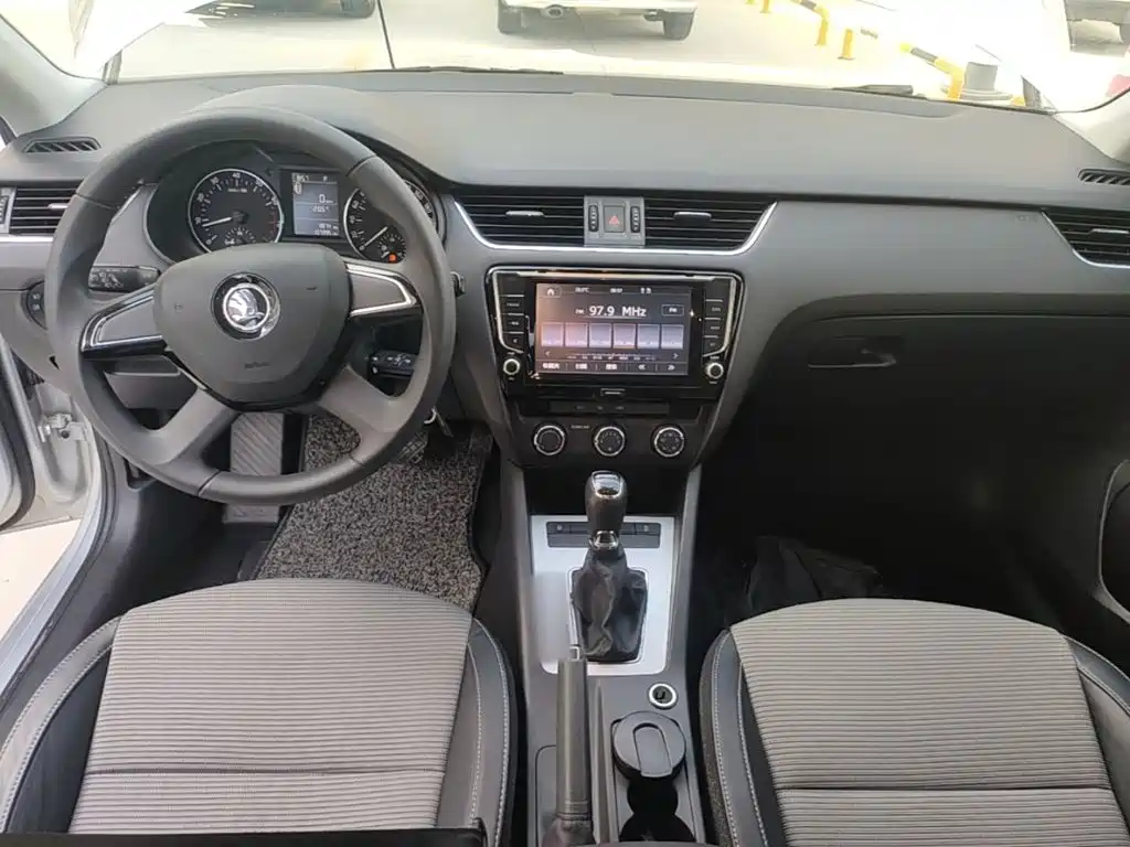 Skoda Octavia — миниатюра 10