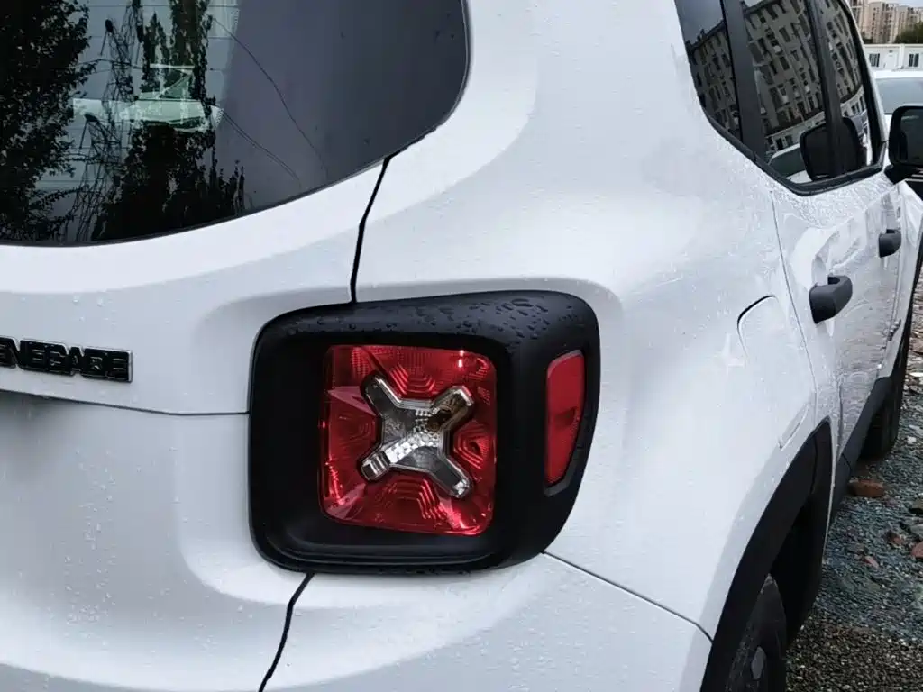 Jeep Renegade — миниатюра 8