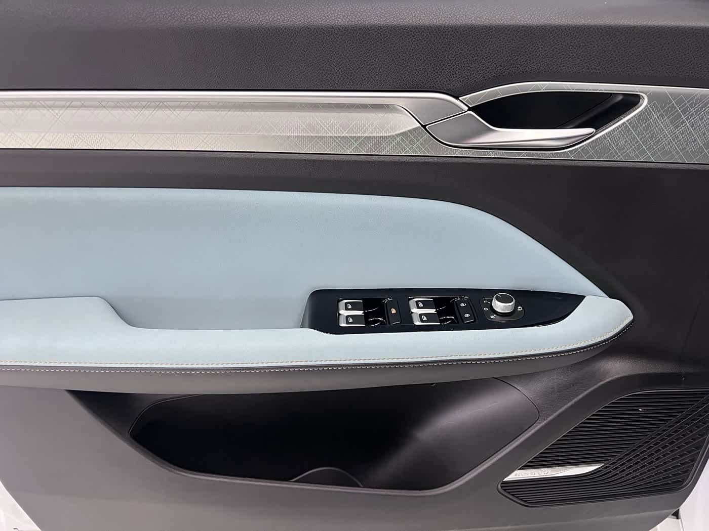 Geely Emgrand L 1.4 л 2022 г. Белый, пробег 15000 км