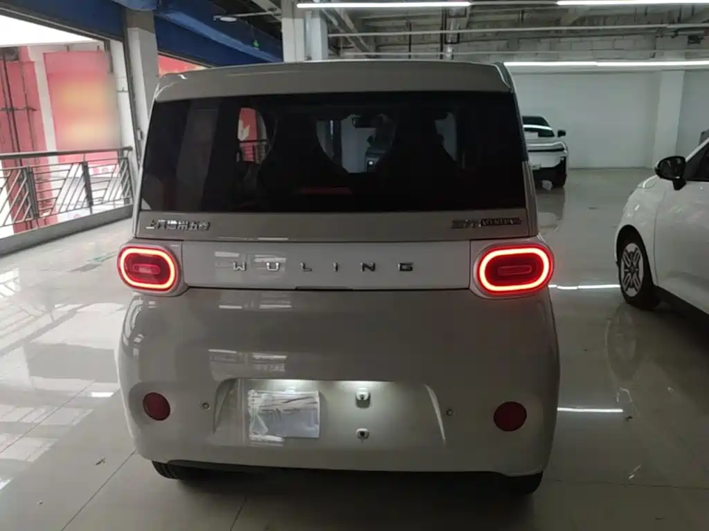 Wuling MINIEV — миниатюра 6
