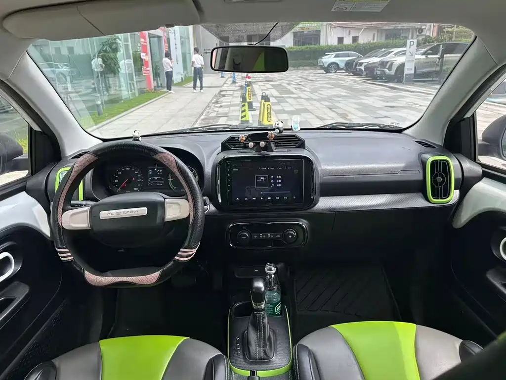 Roewe Clever 2021 302km мест