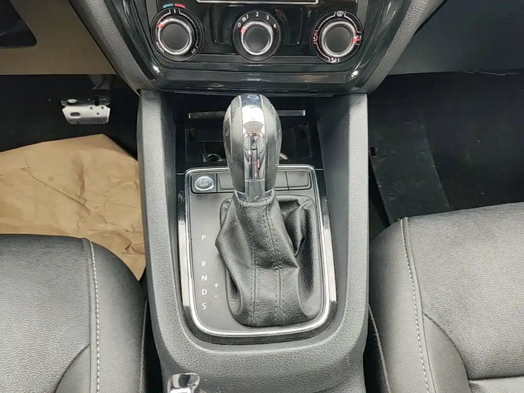 Volkswagen Sagitar — миниатюра 14