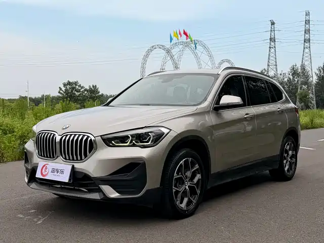 BMW X1 — фото 1