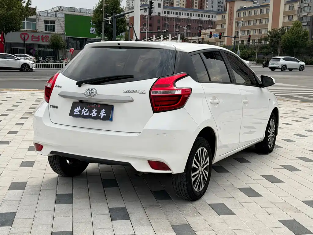 Toyota Yaris L — миниатюра 7