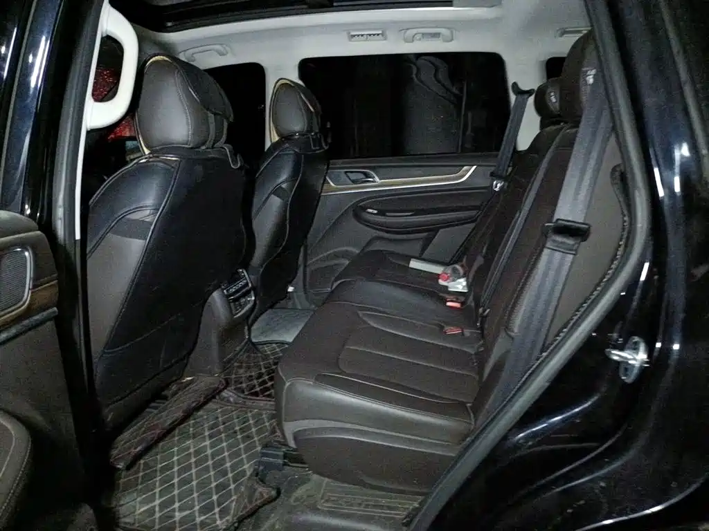 Roewe RX8 — миниатюра 18