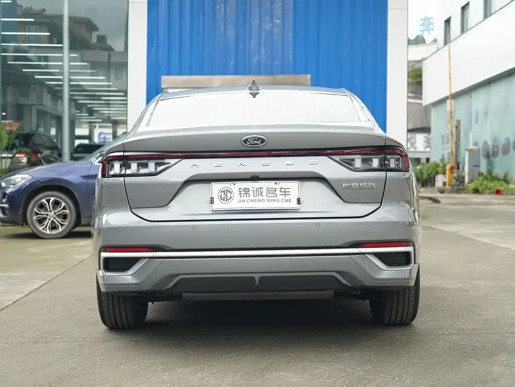 Ford Mondeo 2025 2.0T EcoBoost Luxury