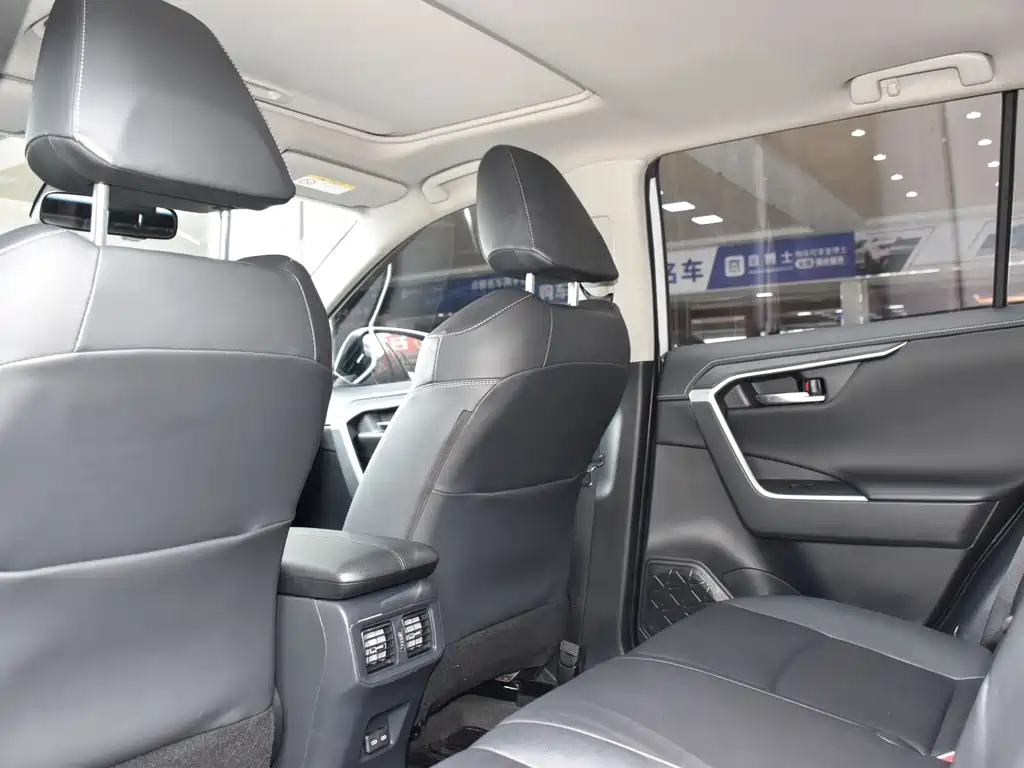 Toyota RAV4 2022 2.0L CVT Plus