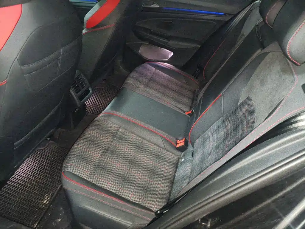 Volkswagen Golf GTI — миниатюра 18