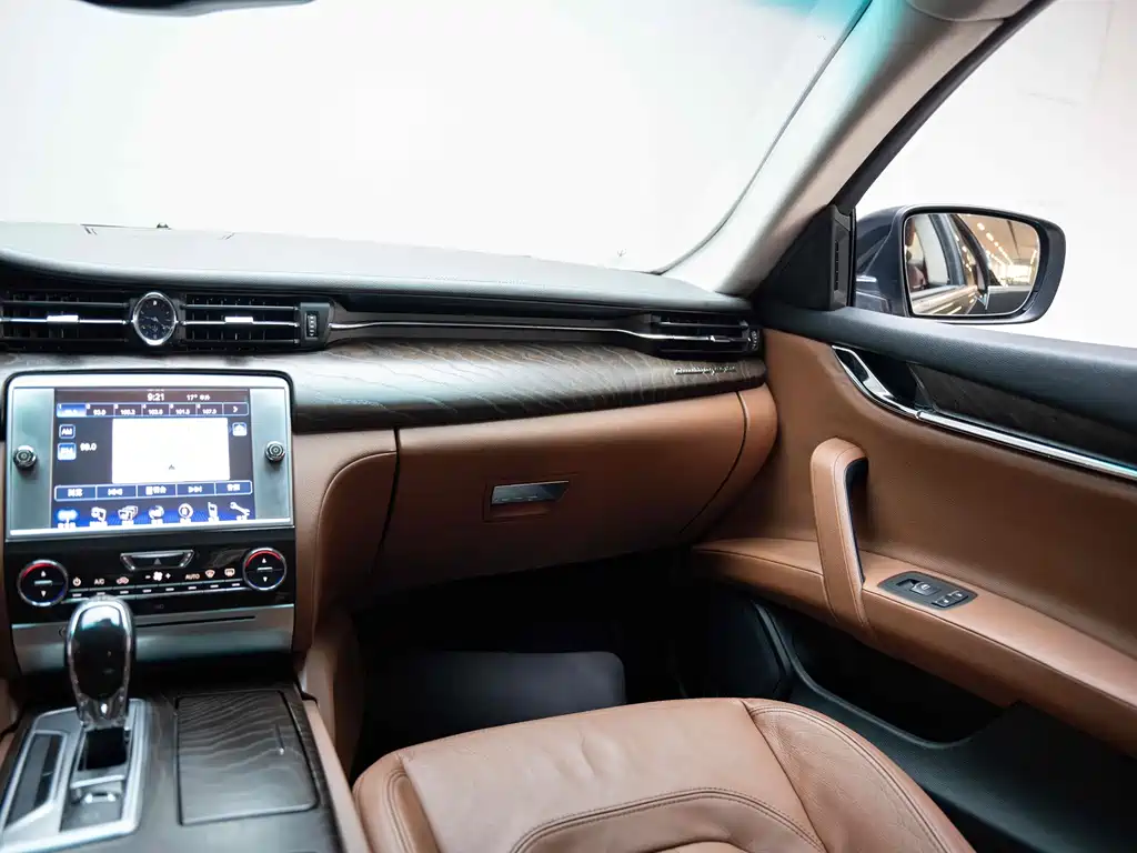 Maserati Quattroporte — миниатюра 18