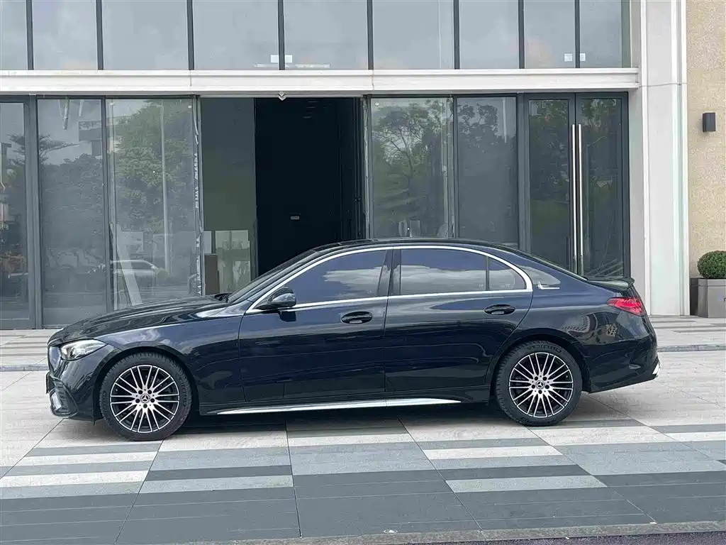Mercedes-Benz C-Class — миниатюра 4