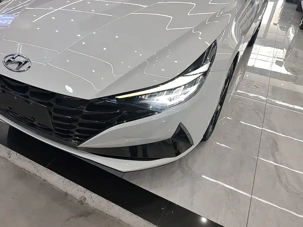 Hyundai Elantra — миниатюра 24