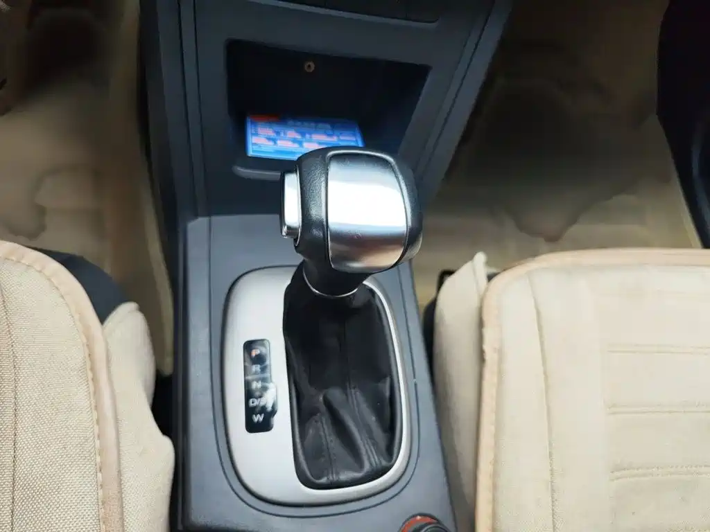 Roewe 350 — миниатюра 7