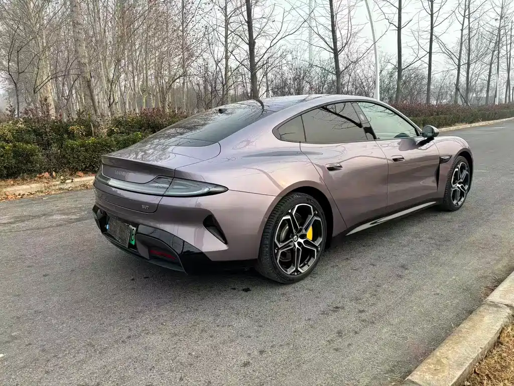 XIAOMI CAR XIAOMI SU7