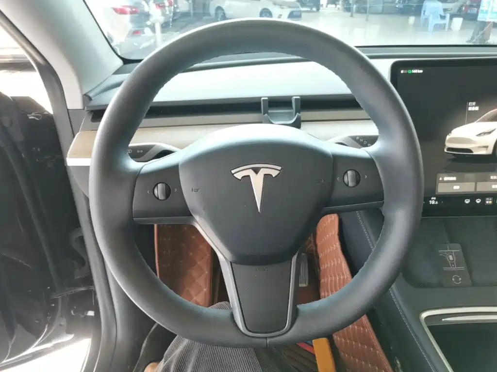 Tesla Model Y 2022 — фото 10