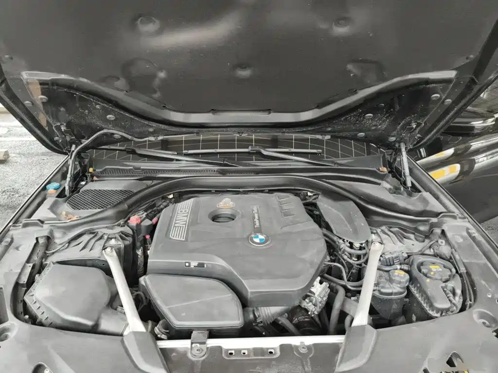 BMW 5 Series — миниатюра 11