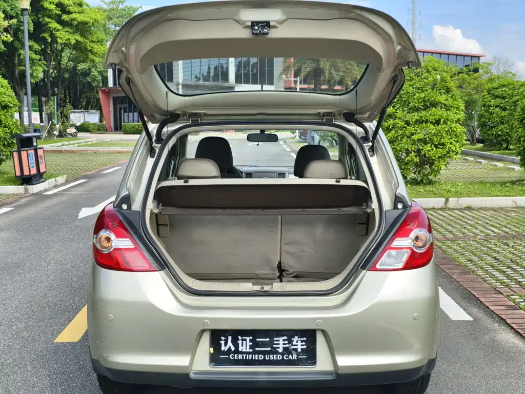 Nissan Tiida 2008 1.6L AT Fashion