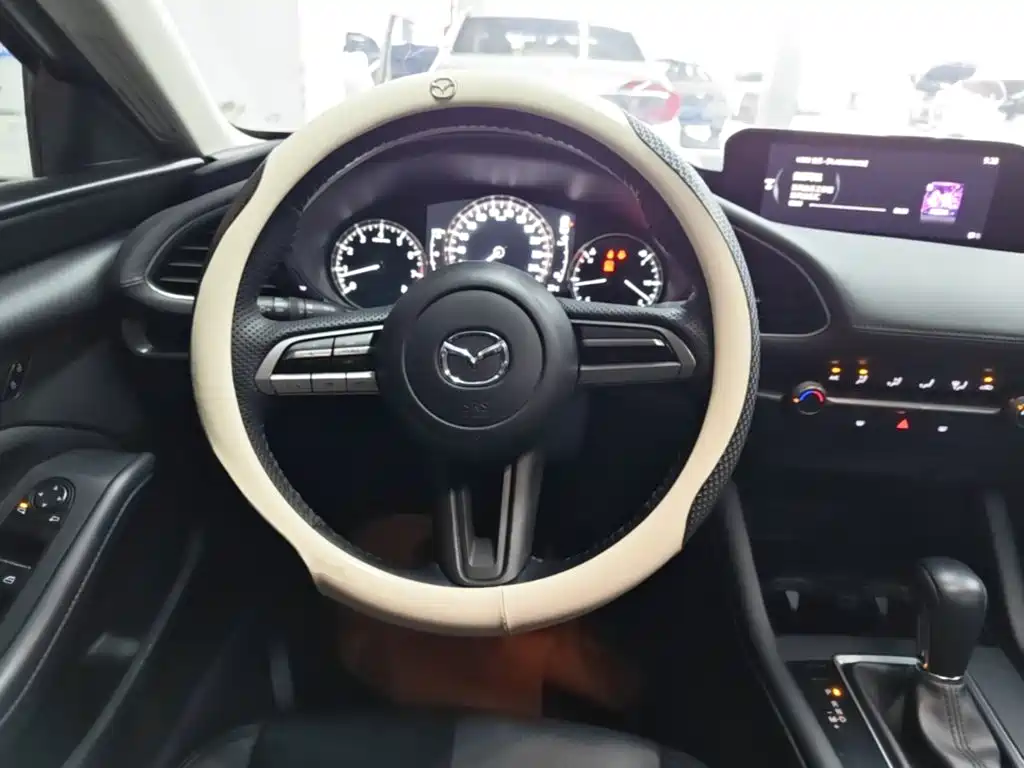 Mazda 3 Axela — миниатюра 11