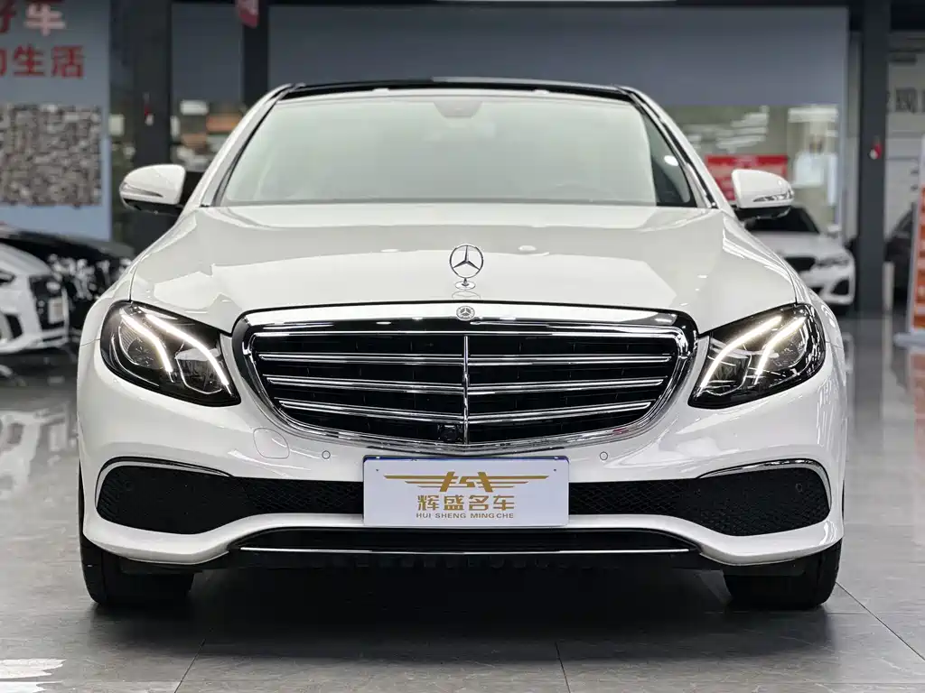 Mercedes-Benz E-Class — миниатюра 2