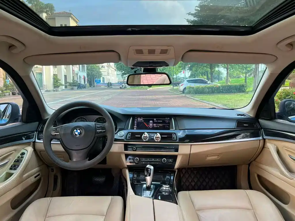 BMW 5 Series — миниатюра 5