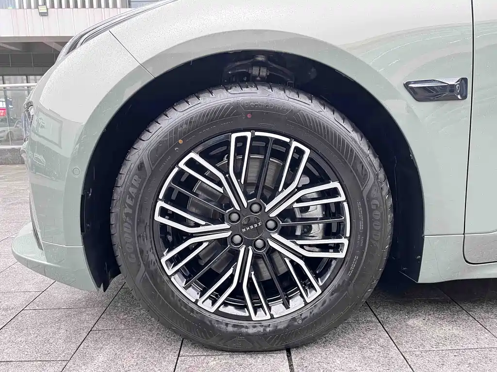 ZEEKR EXTREME KRYPTON 001