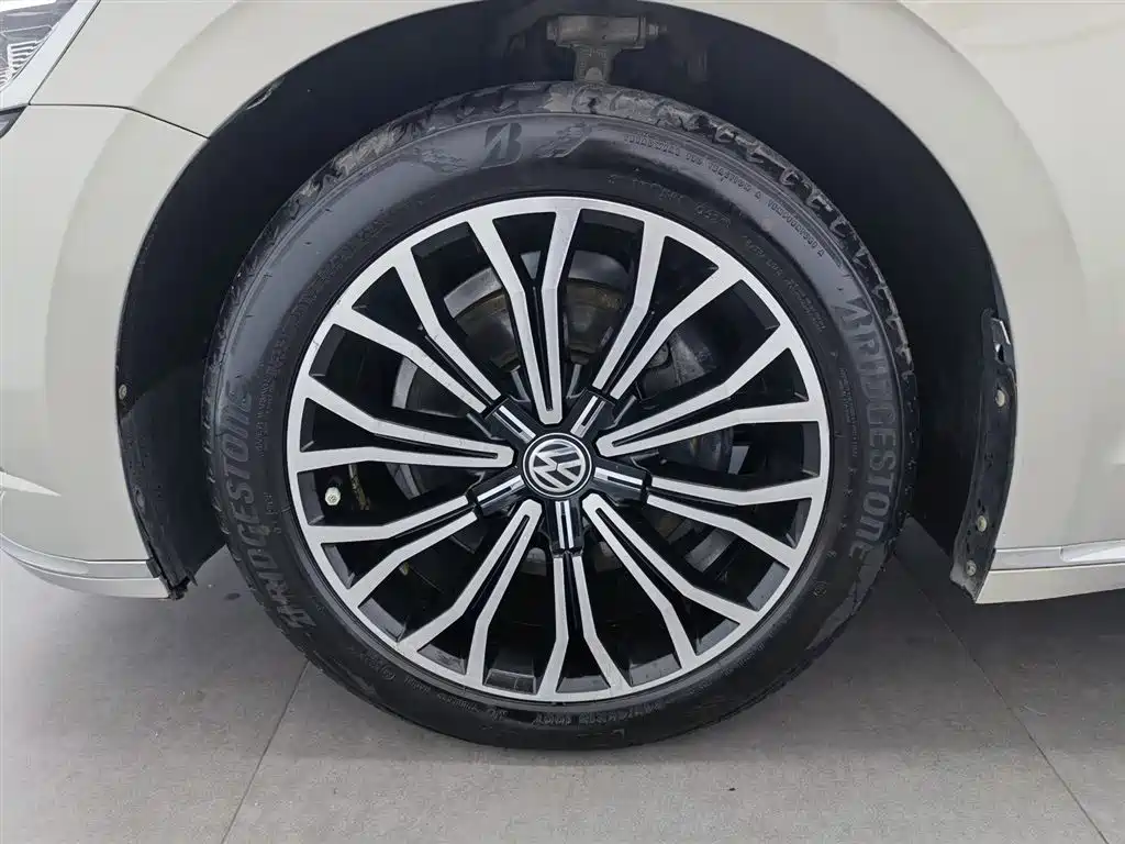 Volkswagen Phideon — фотографии объявления, Фото 17