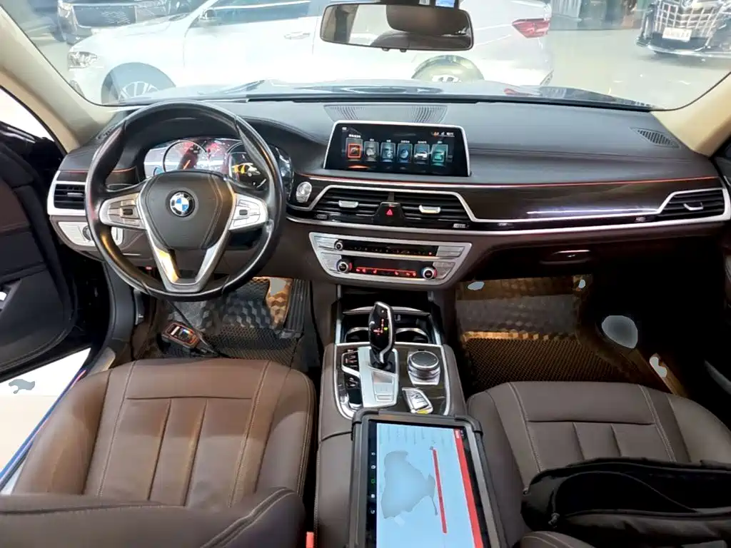 BMW 7 Series 7 2017 730Li Lead