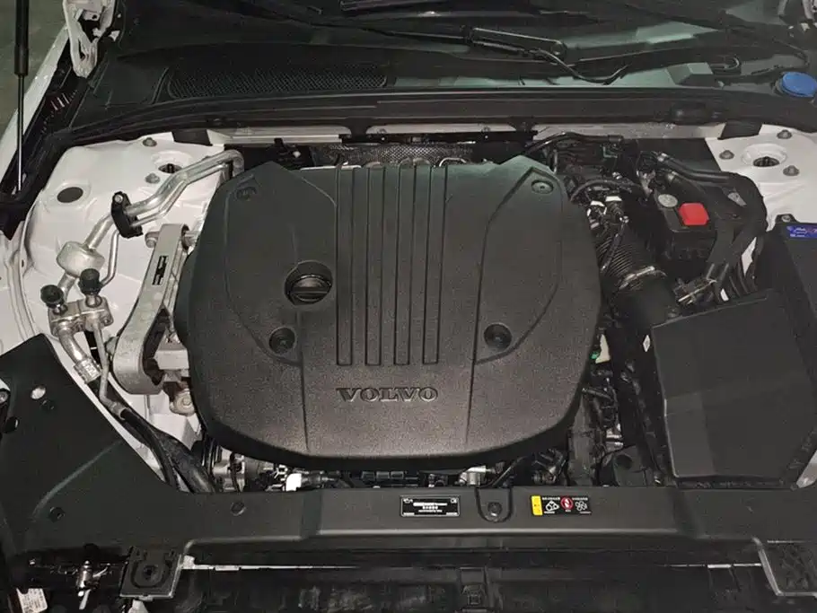 Volvo S60 2026 B4 Luxury