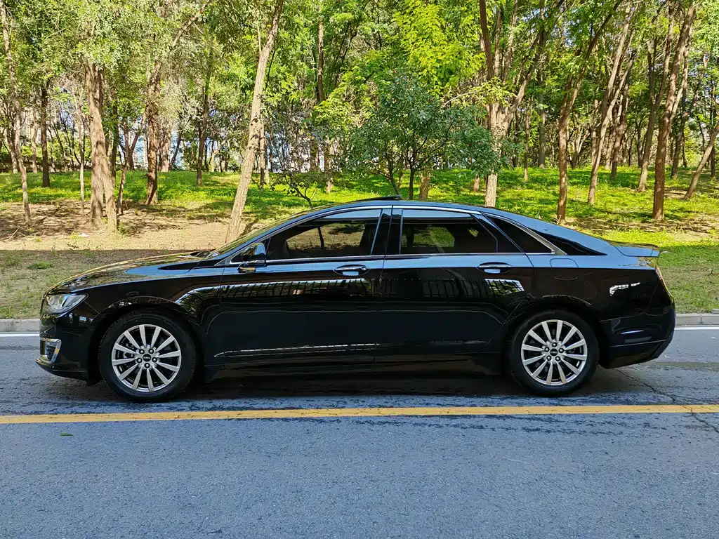 LINCOLN MKZ