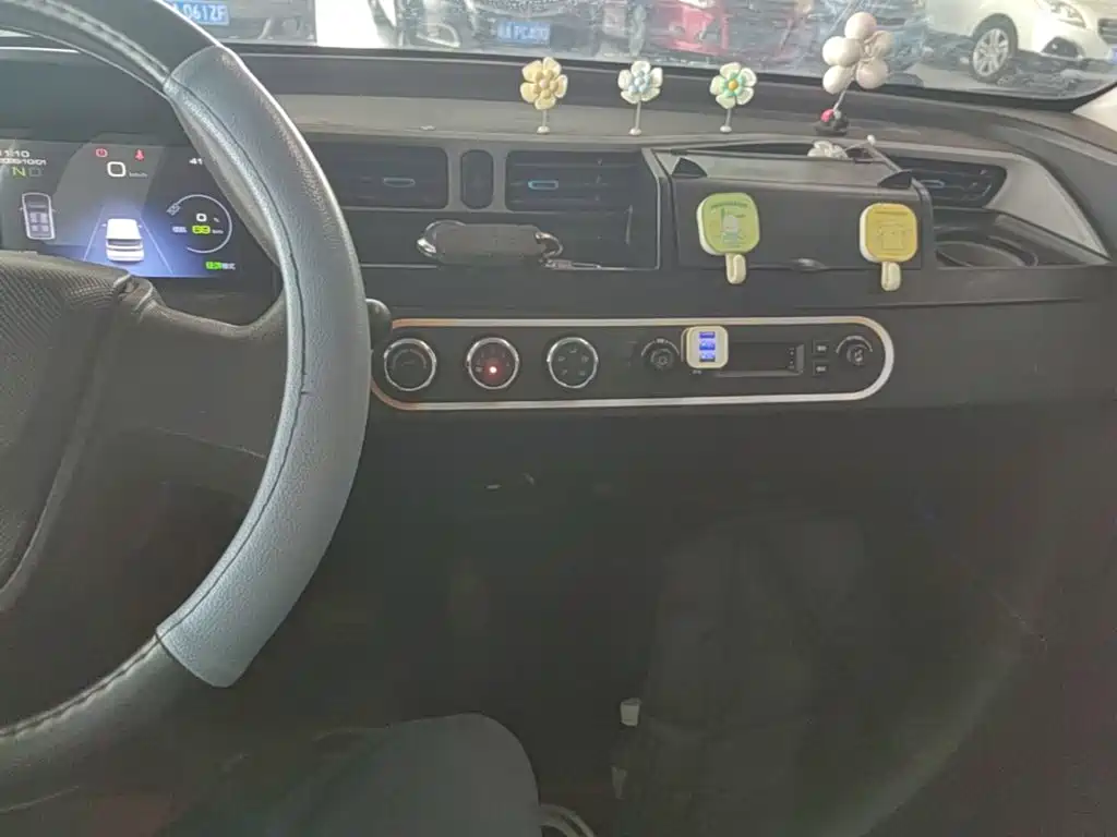 Wuling MINIEV — миниатюра 13