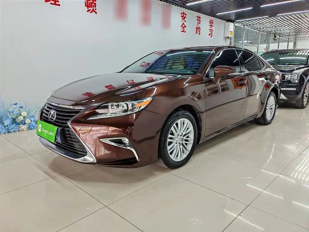 Lexus ES 2016
