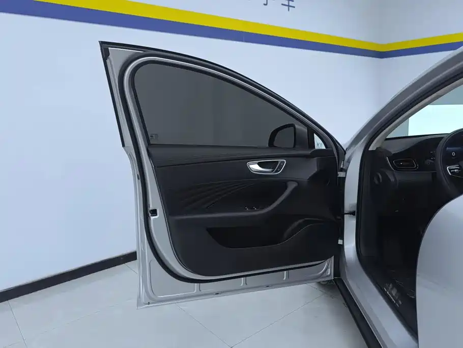 Roewe D7 — миниатюра 7