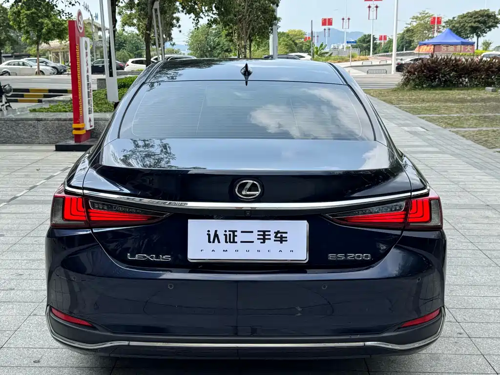 Lexus ES — миниатюра 11