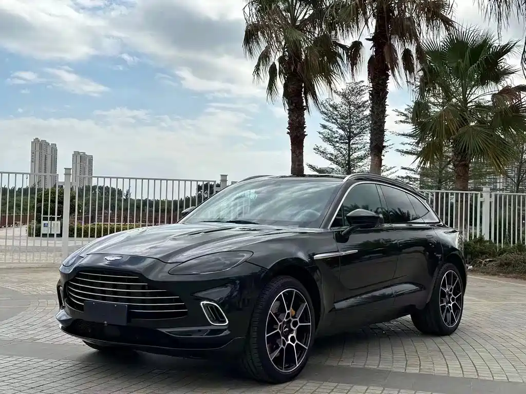 Aston Martin DBX