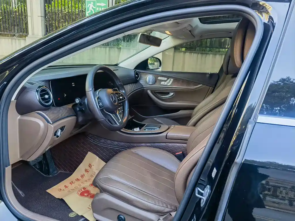 Mercedes-Benz E-Class — миниатюра 4