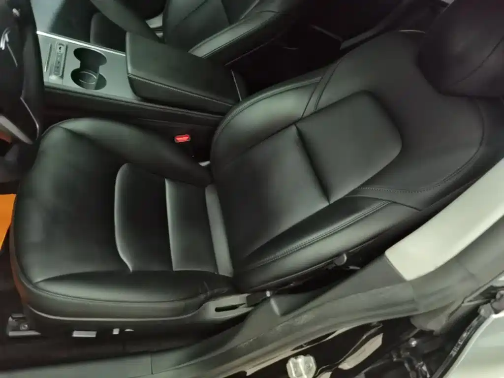 Tesla Model 3 — миниатюра 15