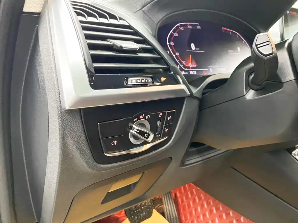 BMW X3 — миниатюра 12