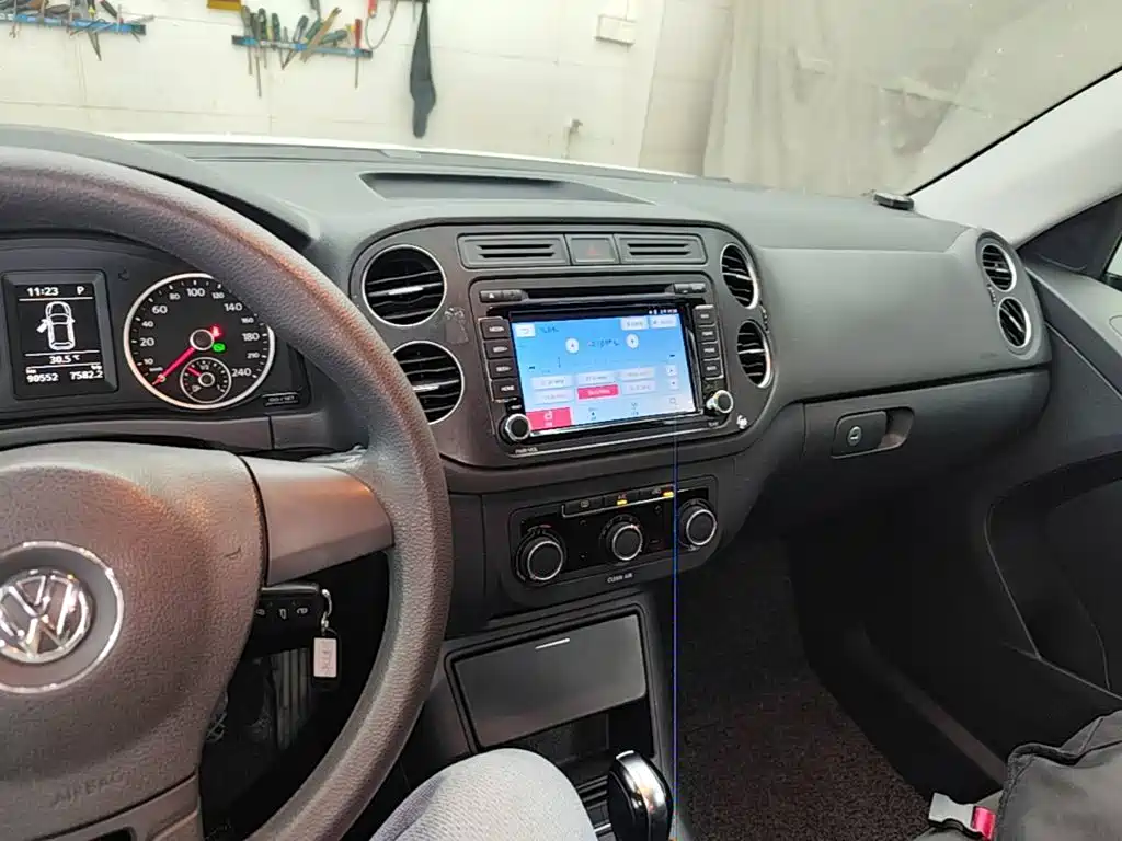 Volkswagen Tiguan — миниатюра 10