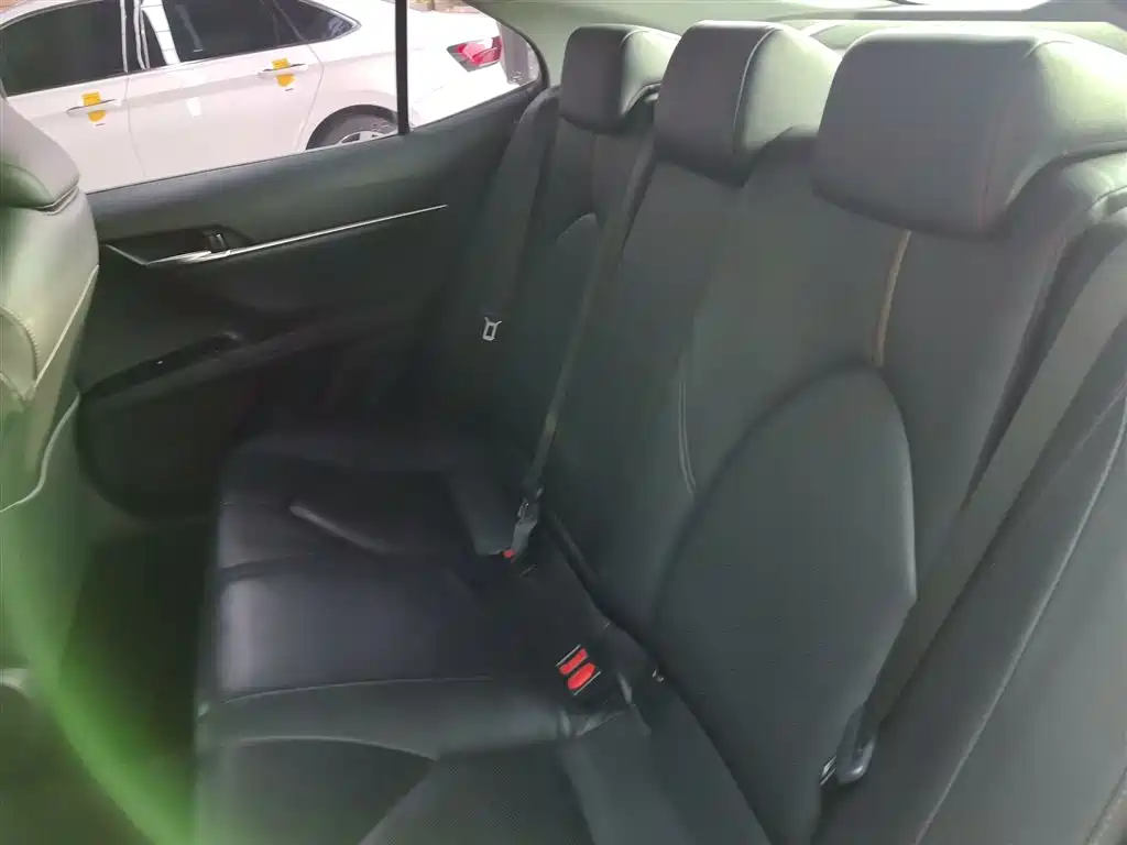 Toyota Camry - фото 13
