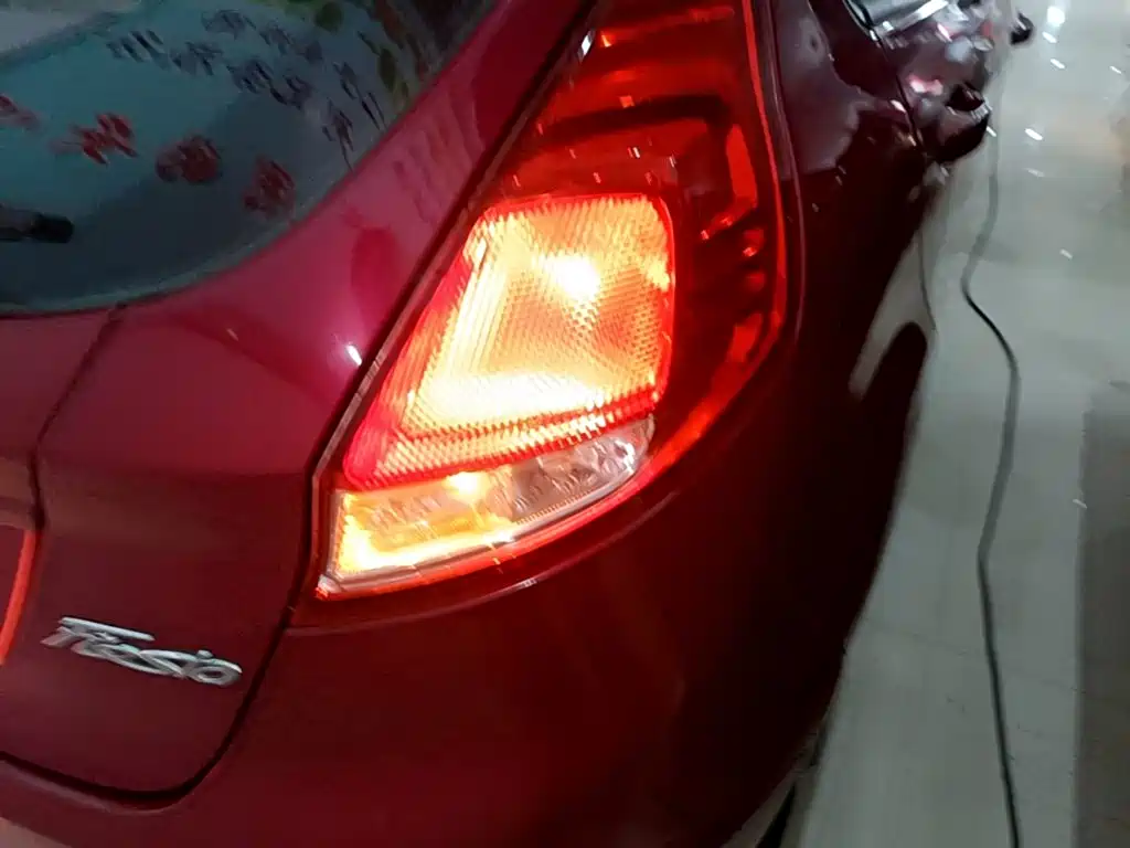 Ford Fiesta — миниатюра 8