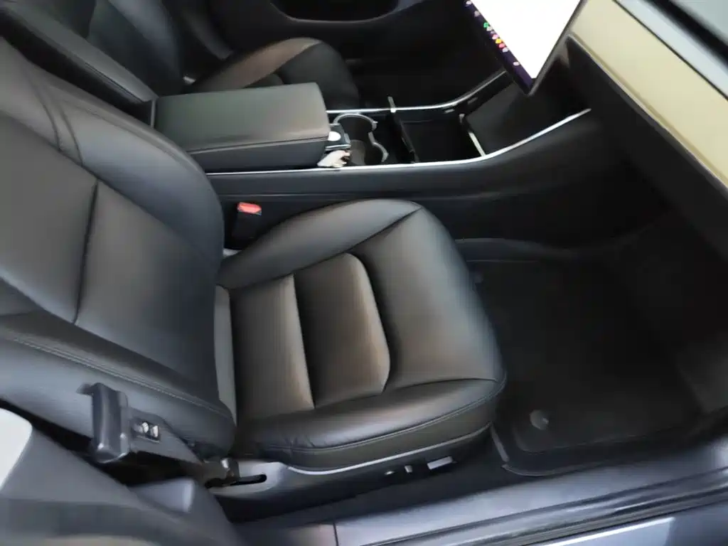 Tesla Model 3 — миниатюра 25