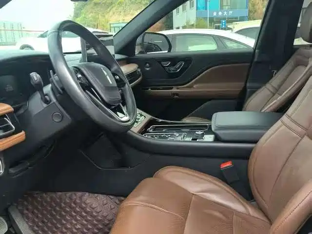 Lincoln Aviator — миниатюра 7