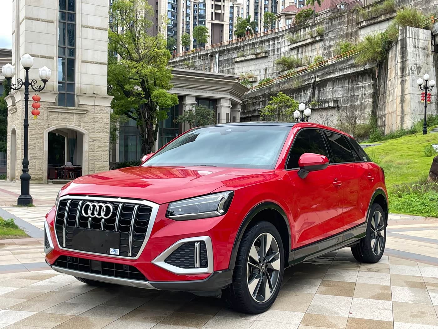 Audi Q2L 1.4 л 2022 г. красный/фиолетовый, пробег 28000 км