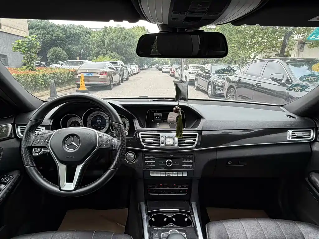 Mercedes-Benz E-Class E 2015 E 260 L Sport