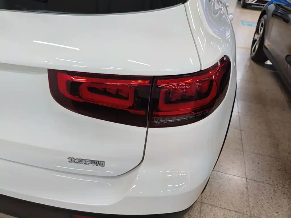 Mercedes-Benz GLB — миниатюра 8