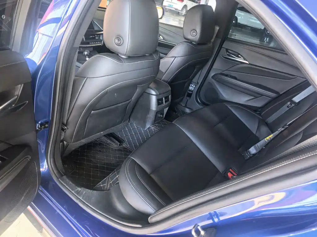 Cadillac CT4 — миниатюра 8