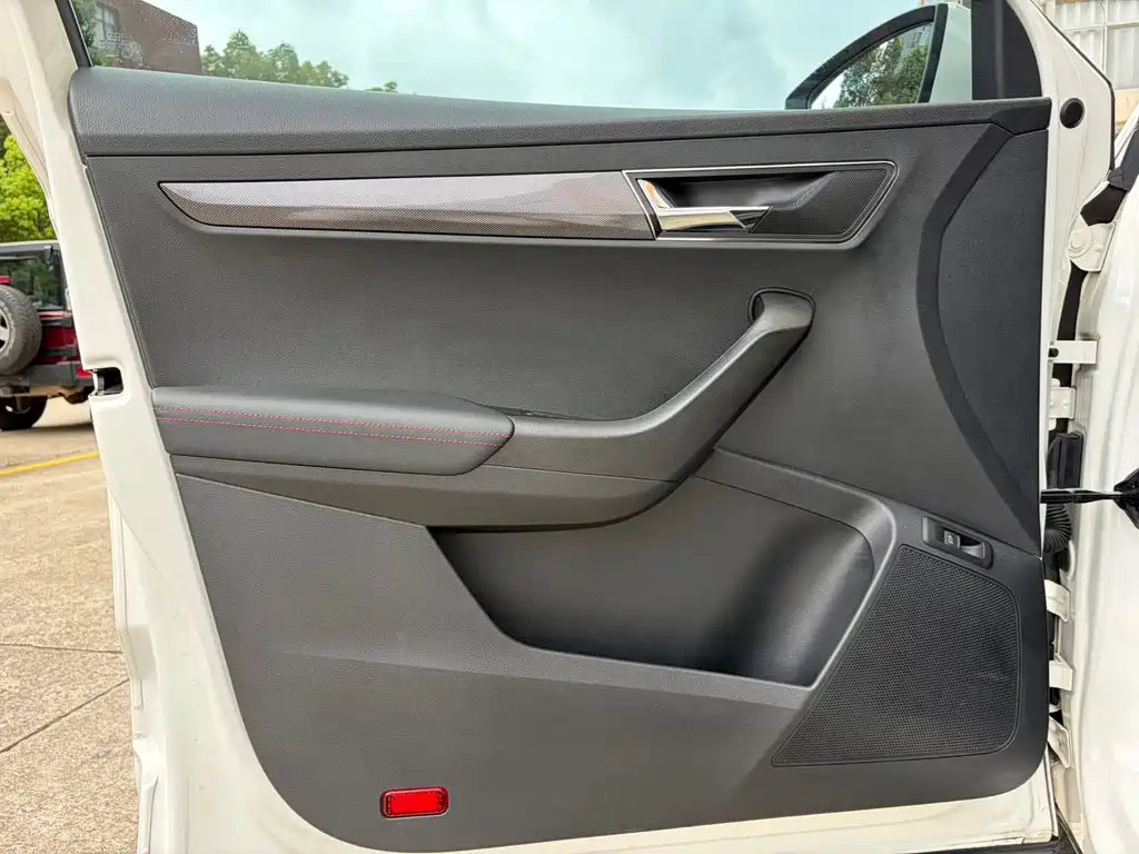Skoda Karoq — миниатюра 15