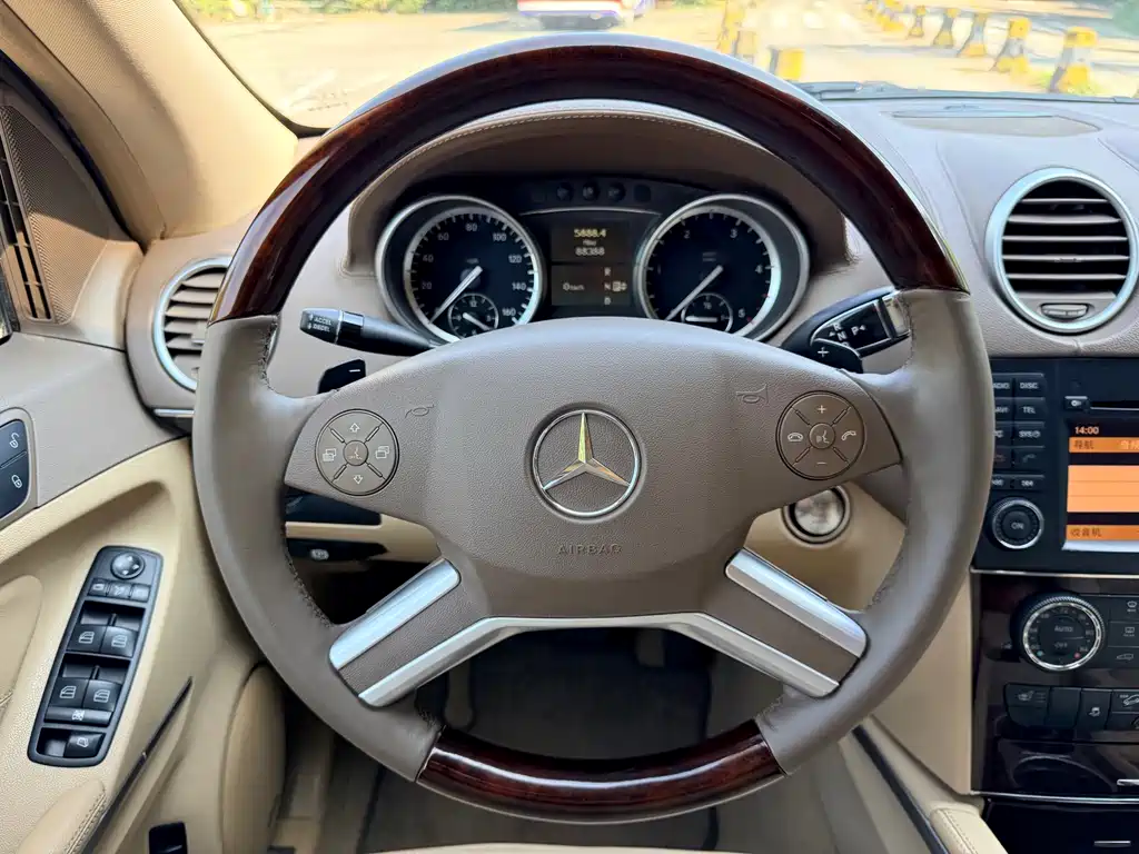 Mercedes-Benz GL-Class — миниатюра 7