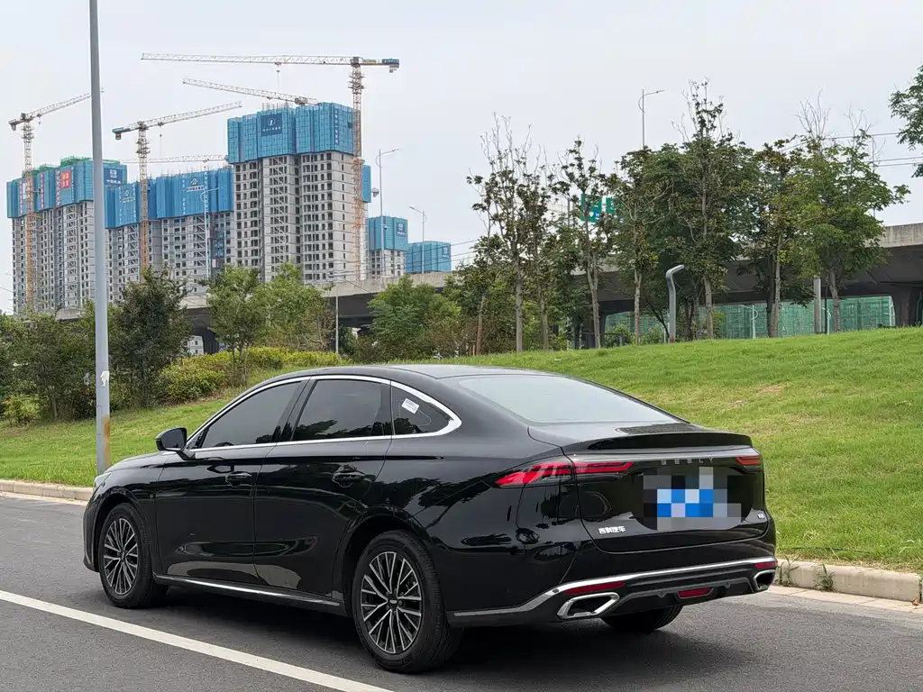 Geely Emgrand 2026 5 1.5L CVT Luxury