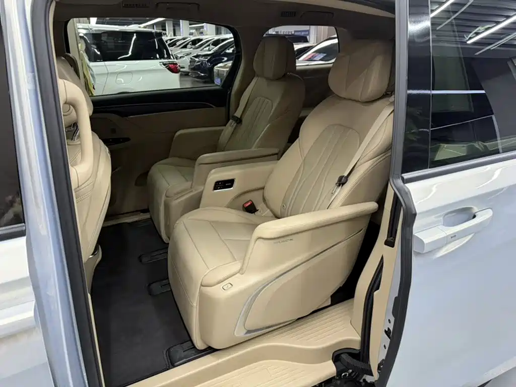 Buick GL8 Hybrid — миниатюра 15