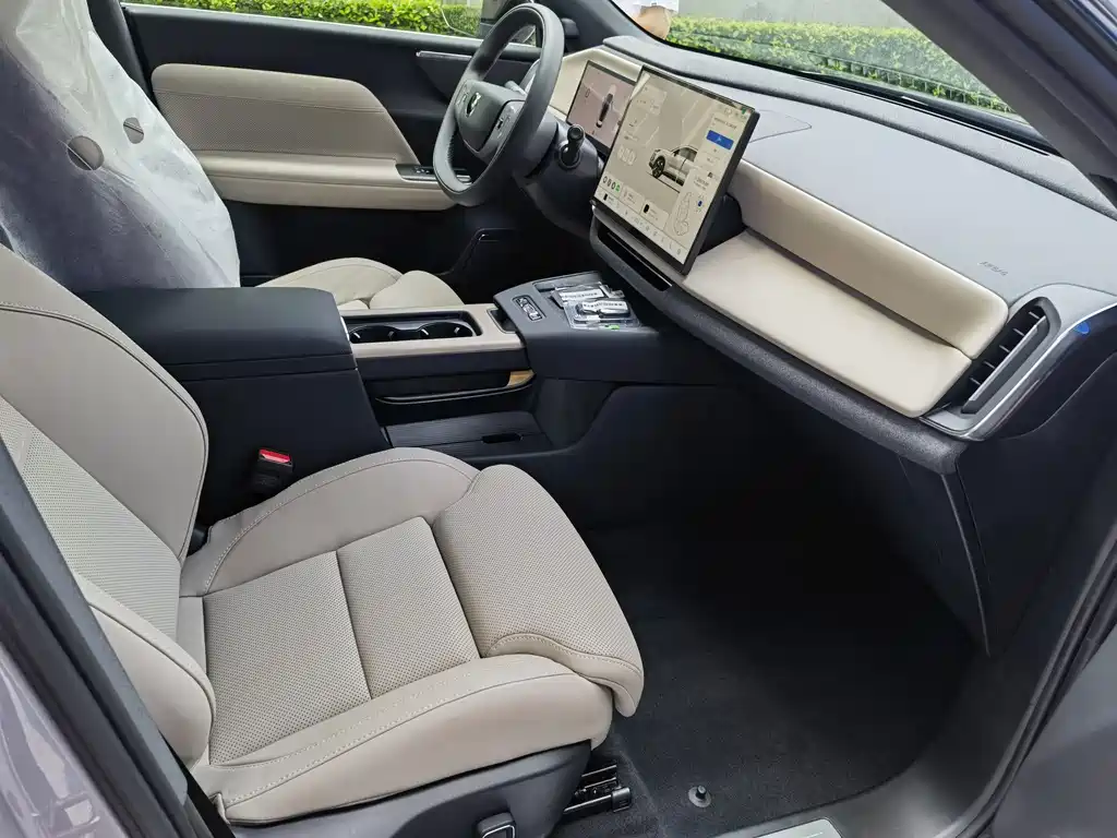 Volvo гибрид Volvo XC70 plug-in — миниатюра 19
